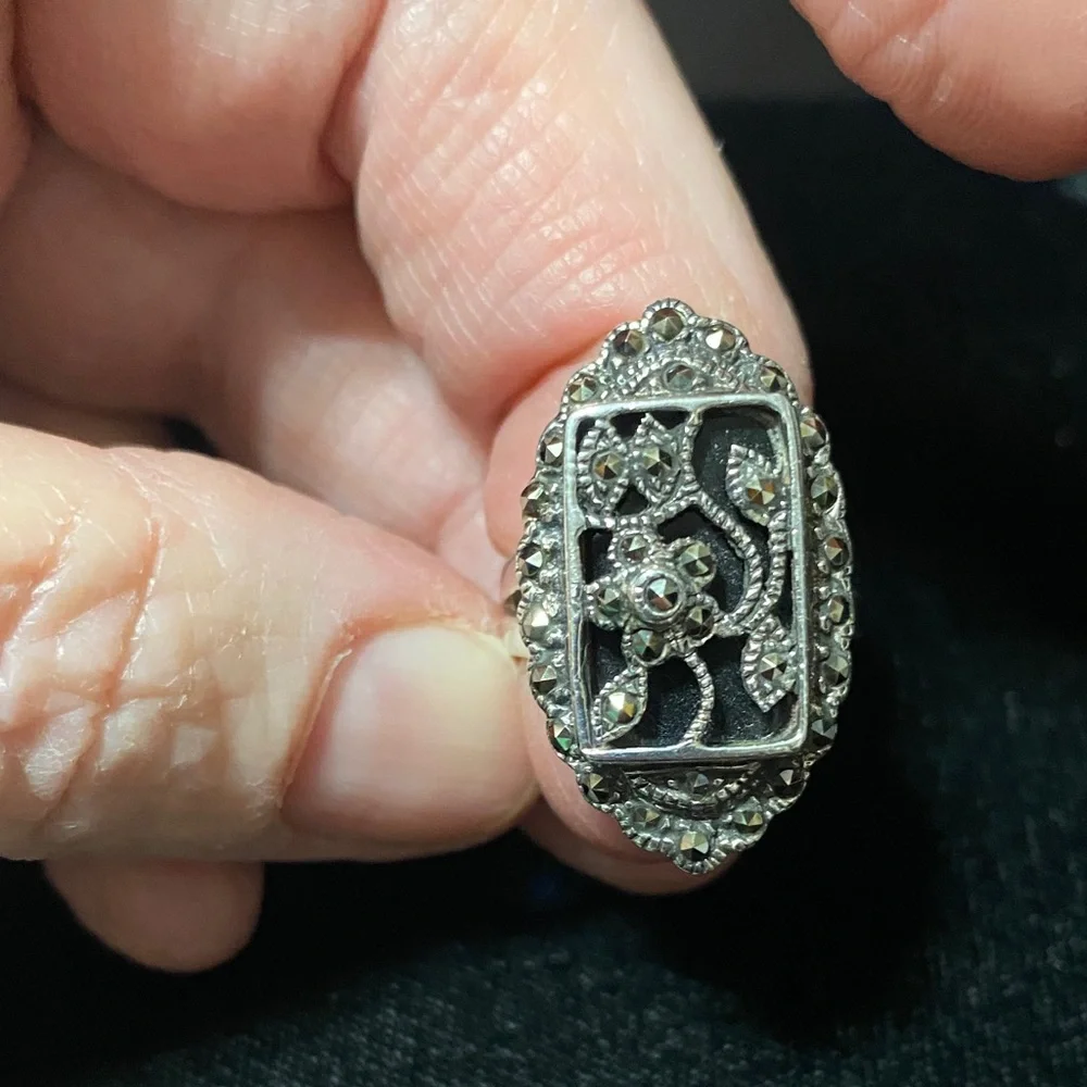 Vintage 925 MR sterling silver onyx gemstone marcasite Floral Ring